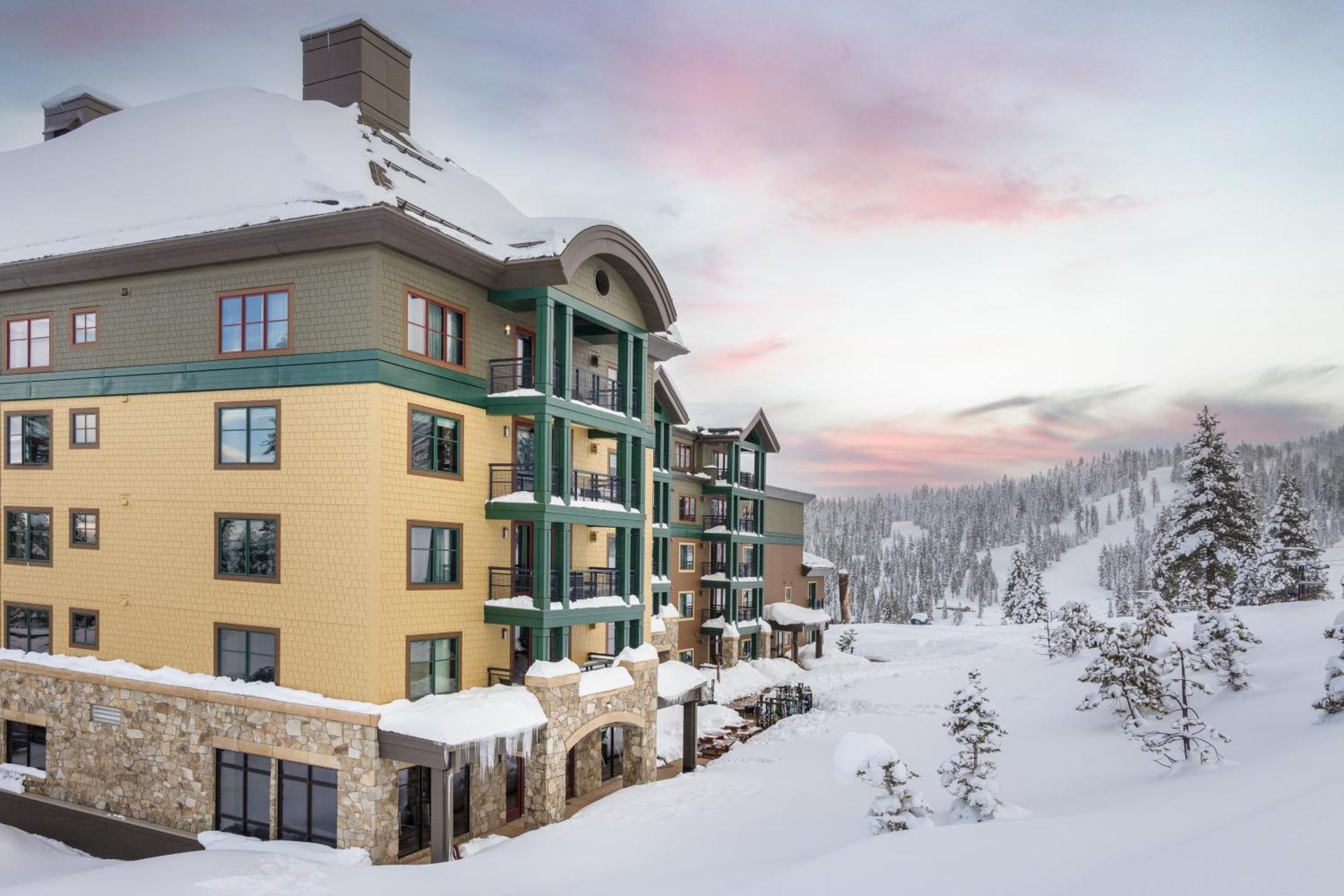 Constellation Residences Тракі Екстер'єр фото